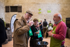 Festval des vins AOC Touraine au Prieuré St Cosme à La Riche. Stands des vignerons, ateliers culinaires.