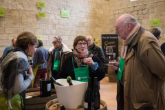 Festval des vins AOC Touraine au Prieuré St Cosme à La Riche. Stands des vignerons, ateliers culinaires.