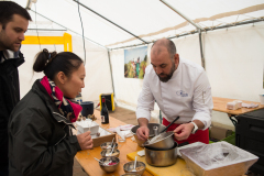 Festval des vins AOC Touraine au Prieuré St Cosme à La Riche. Stands des vignerons, ateliers culinaires.