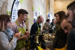 Festval des vins AOC Touraine au Prieuré St Cosme à La Riche. Stands des vignerons, ateliers culinaires.