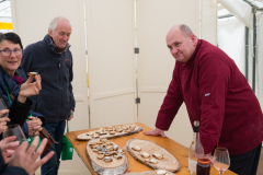 Festval des vins AOC Touraine au Prieuré St Cosme à La Riche. Stands des vignerons, ateliers culinaires.