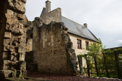 Festval des vins AOC Touraine au Prieuré St Cosme à La Riche. Stands des vignerons, ateliers culinaires.