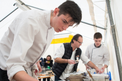 Festval des vins AOC Touraine au Prieuré St Cosme à La Riche. Stands des vignerons, ateliers culinaires.