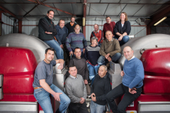 Portrait de groupe des vignerons de la coopérative viticole "les vignerons des coteaux Romanais" à Saint-Romain-sur-Cher.