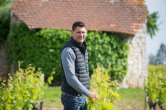 Mathieu Plou, vigneron à Chargé, domaine Plou et Fils.