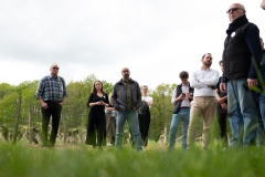 Visite du domaine viticole de Raphael Midoir à Chémery (41) à l'occasion des rencontres Val de Loire Millésimes. Une cinquantaine de journalistes sont invités à decouvrir le terroir et déguster les vins de l'AOC Touraine.