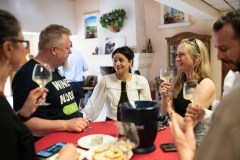 Visite du domaine viticole de Raphael Midoir à Chémery (41) à l'occasion des rencontres Val de Loire Millésimes. Une cinquantaine de journalistes sont invités à decouvrir le terroir et déguster les vins de l'AOC Touraine.