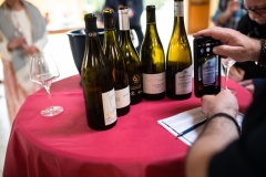 Visite du domaine viticole de Raphael Midoir à Chémery (41) à l'occasion des rencontres Val de Loire Millésimes. Une cinquantaine de journalistes sont invités à decouvrir le terroir et déguster les vins de l'AOC Touraine.